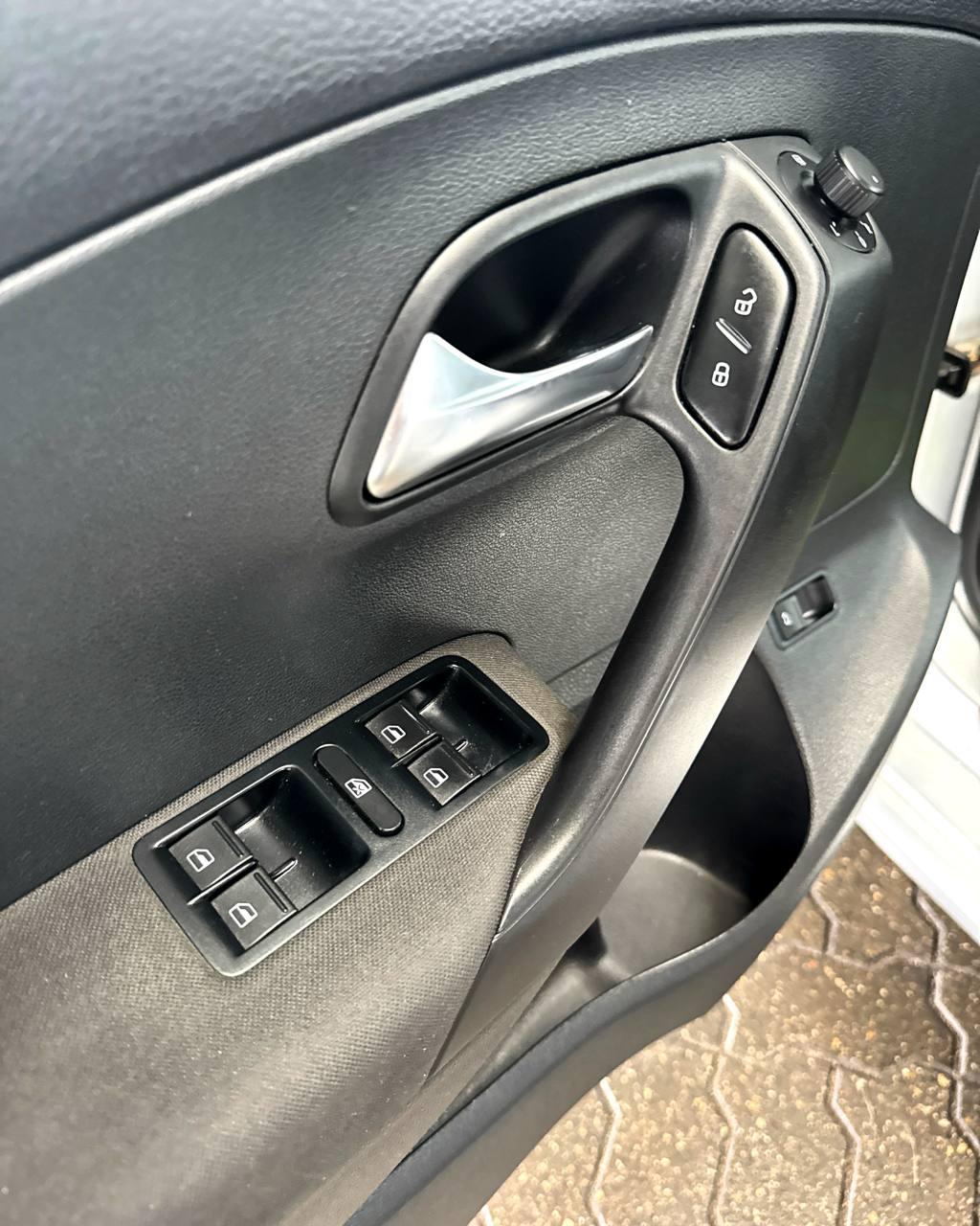 Volkswagen Polo Sedan I · Рестайлинг , 2017 г., робот, бензин - фото 9