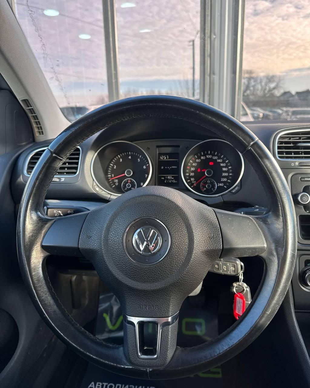 Volkswagen Golf VI , 2009 г., механика, бензин - фото 15