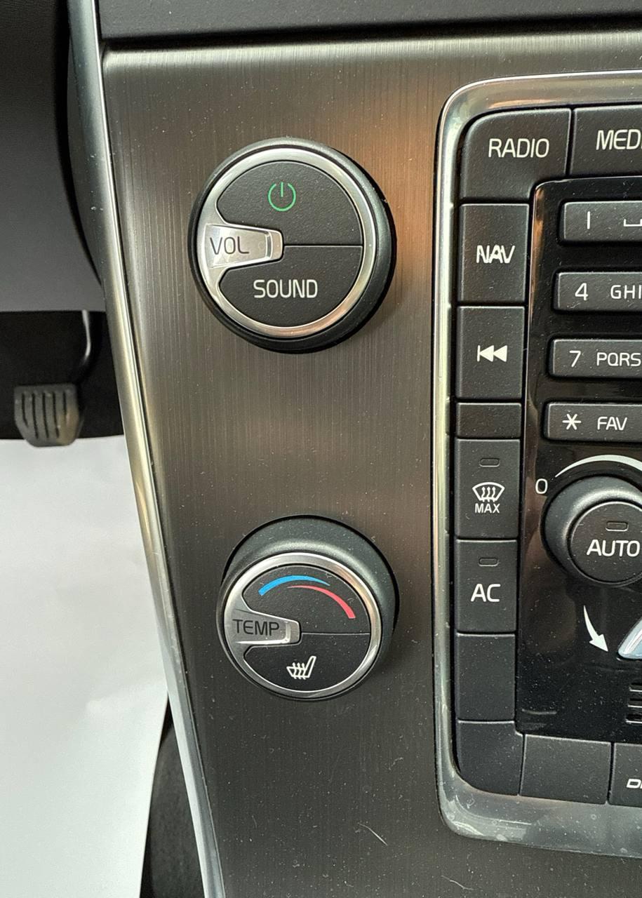 Volvo V60 I , 2011 г., механика, дизель - фото 16