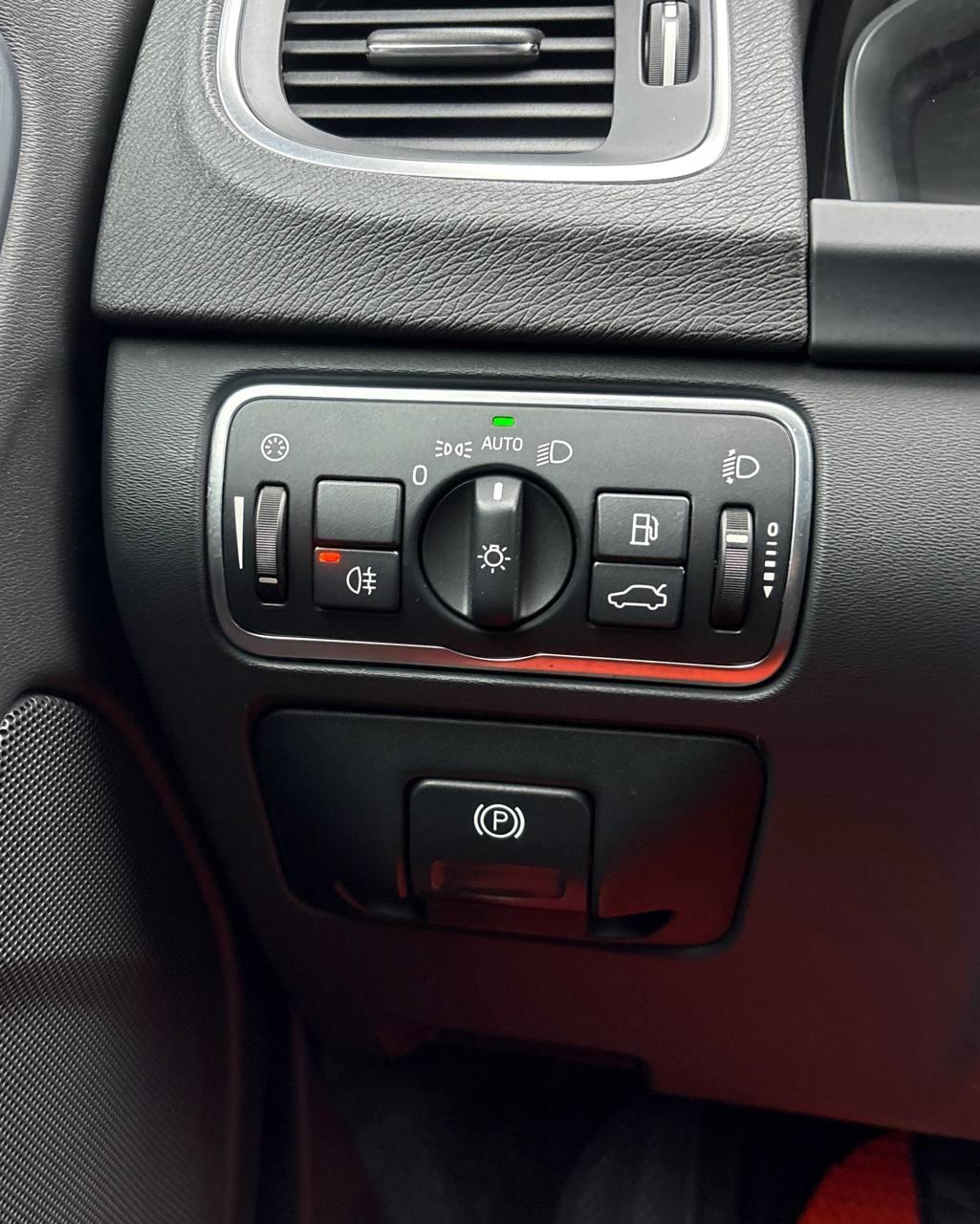 Volvo V60 I · Рестайлинг , 2015 г., механика, дизель - фото 18