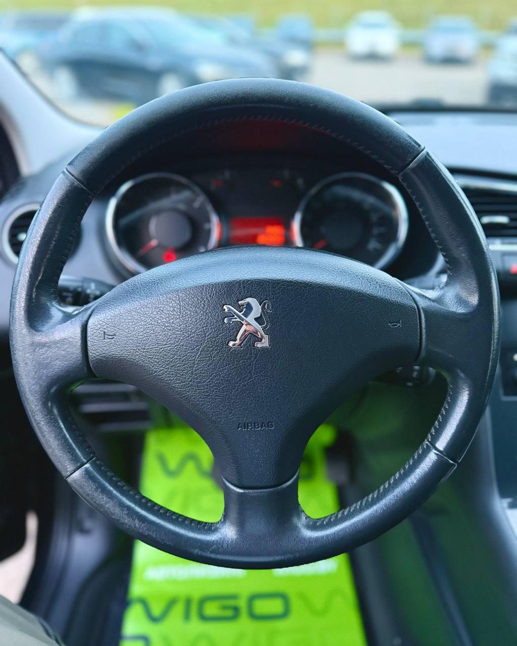 Peugeot 3008 I · Рестайлинг , 2014 г., механика, дизель - фото 16