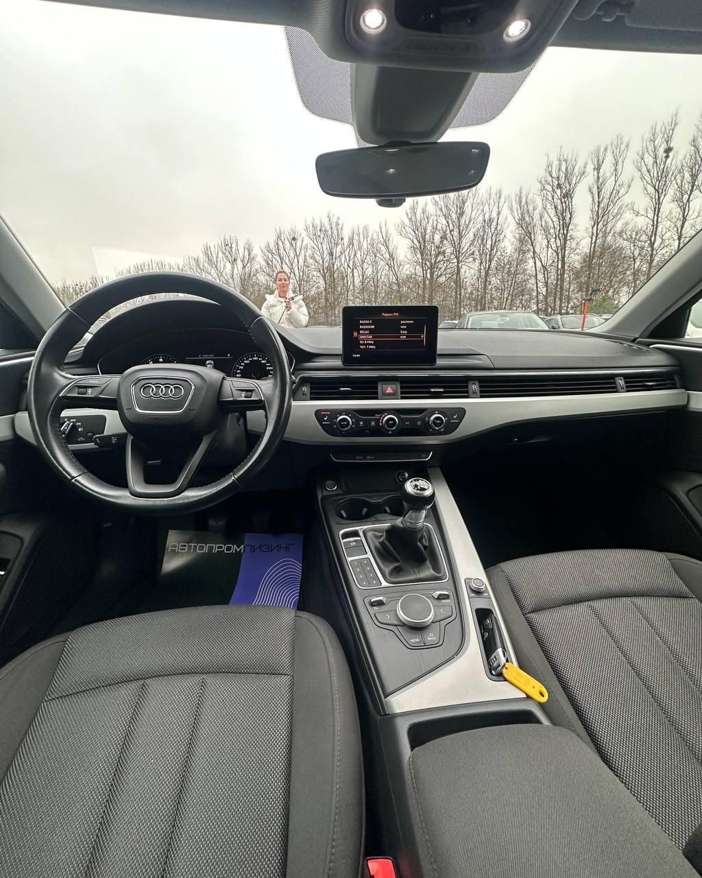 AUDI A4, 2019 г., механика, бензин - фото 9