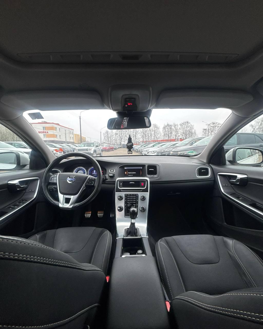 Volvo V60 I , 2012 г., механика, дизель - фото 9