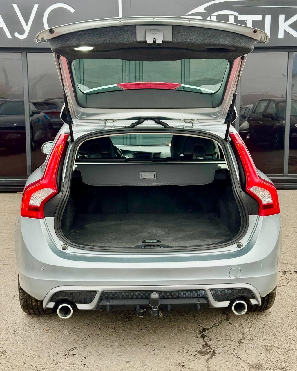 Volvo V60 I , 2012 г., механика, дизель - фото 14