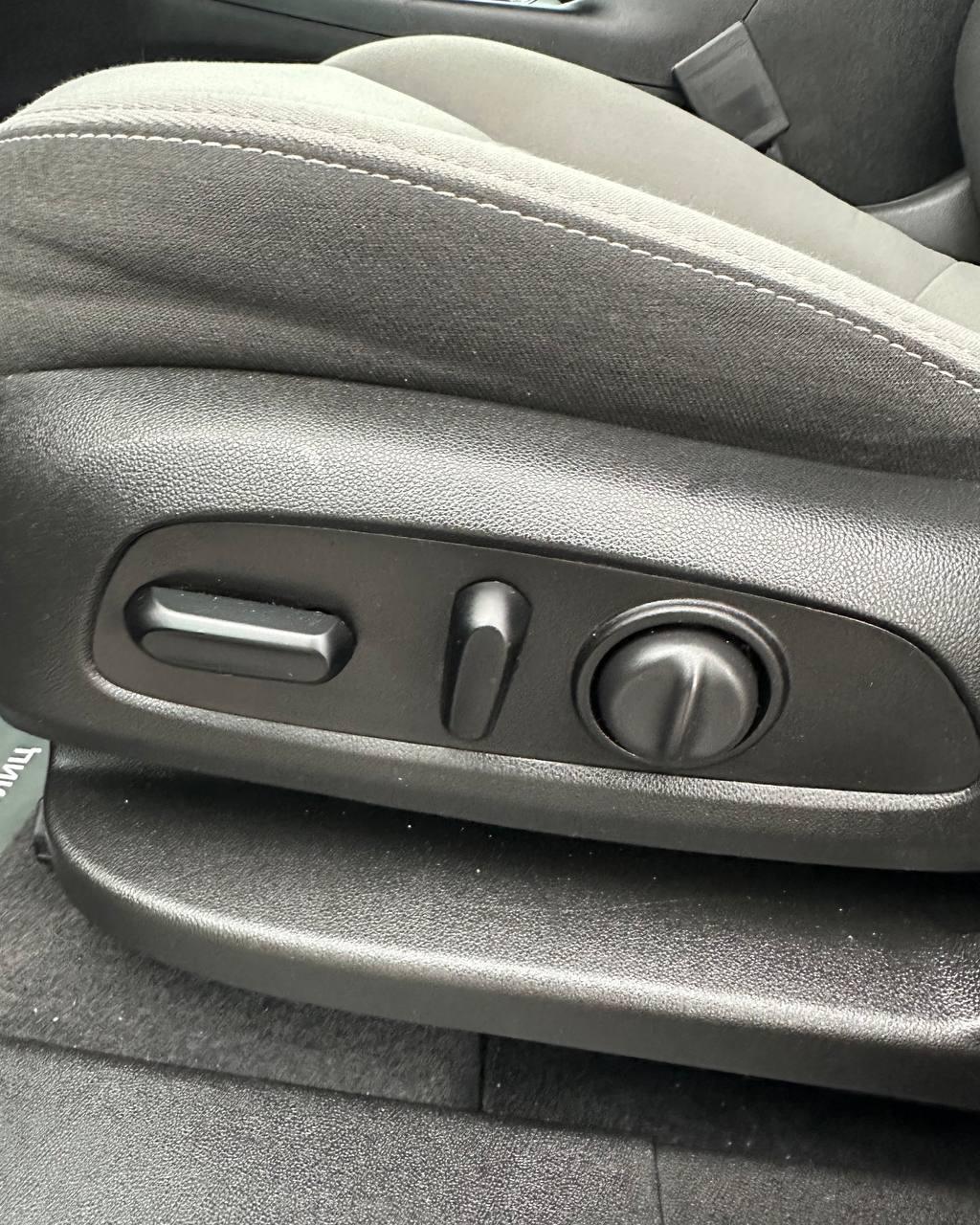 Chevrolet Equinox III , 2020 г., автомат, бензин - фото 11