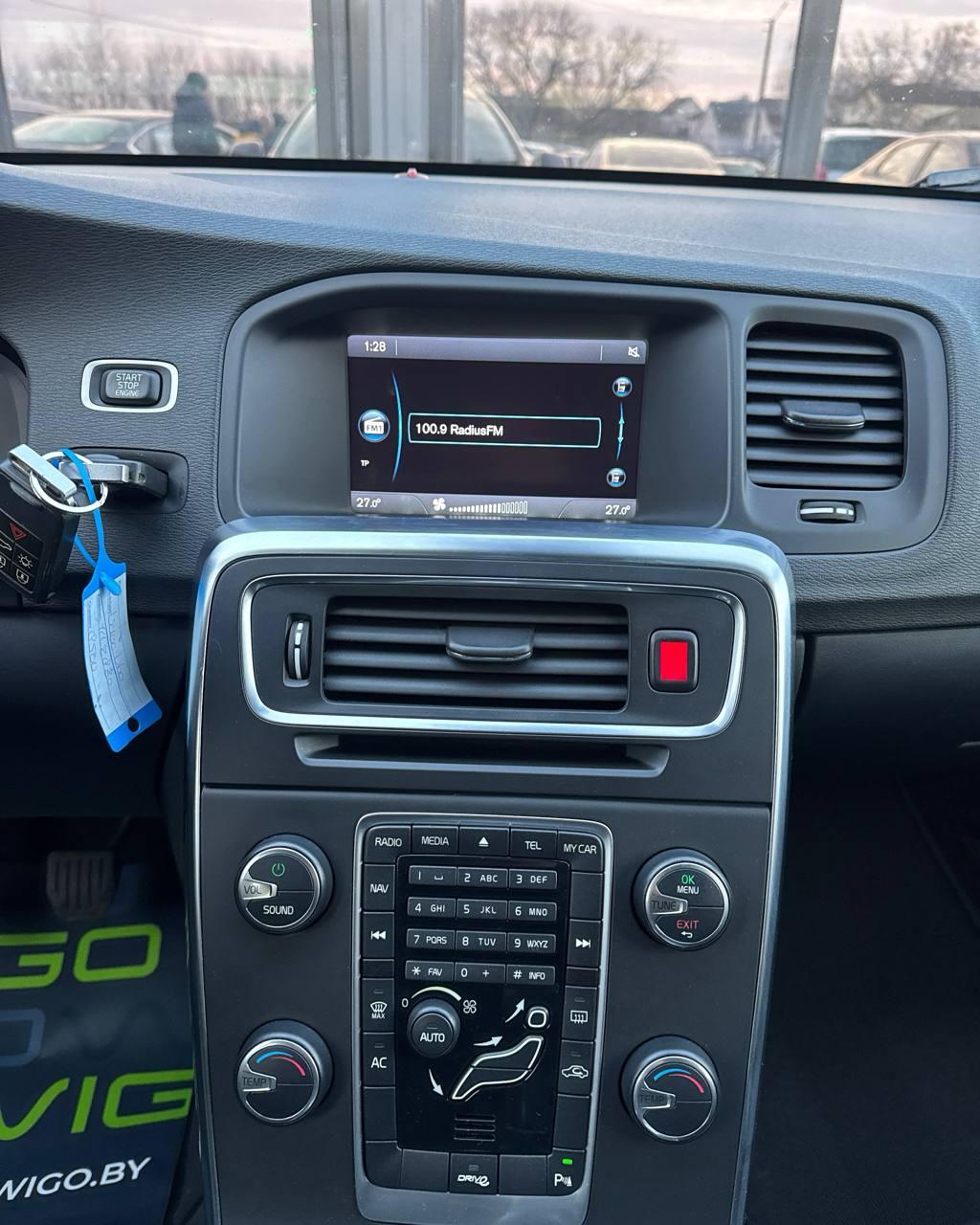 Volvo V60 I , 2012 г., механика, дизель - фото 17