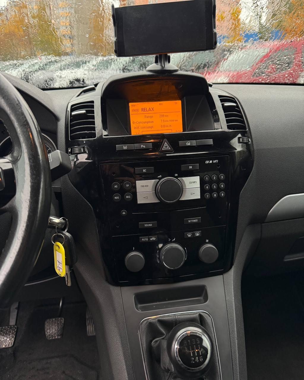 Opel Zafira B · Рестайлинг , 2009 г., механика, дизель  - фото 10