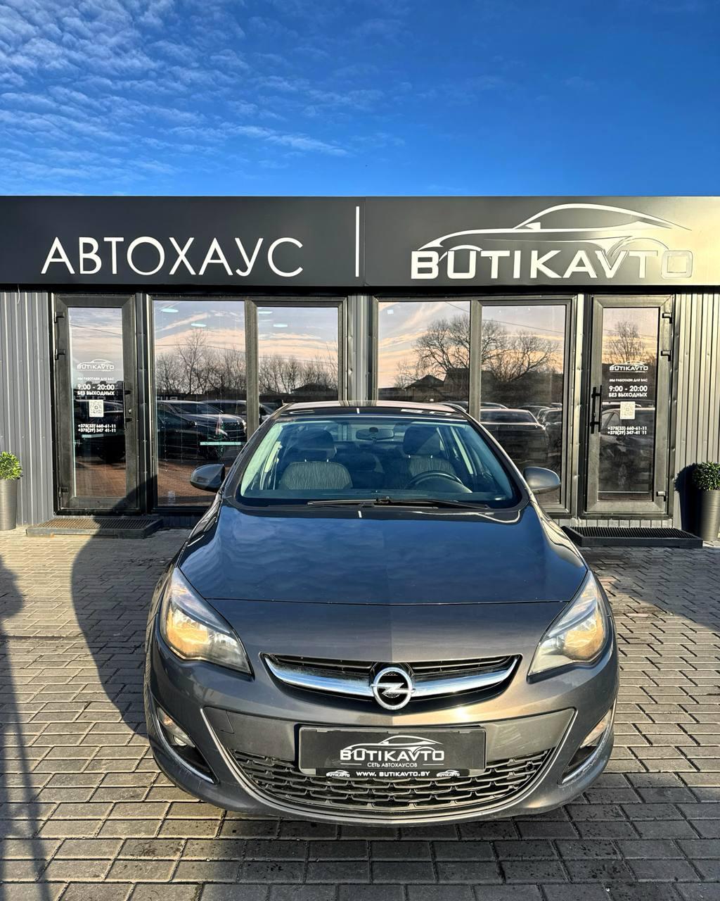 Opel Astra J · Рестайлинг , 2013 г., механика, бензин - фото 2