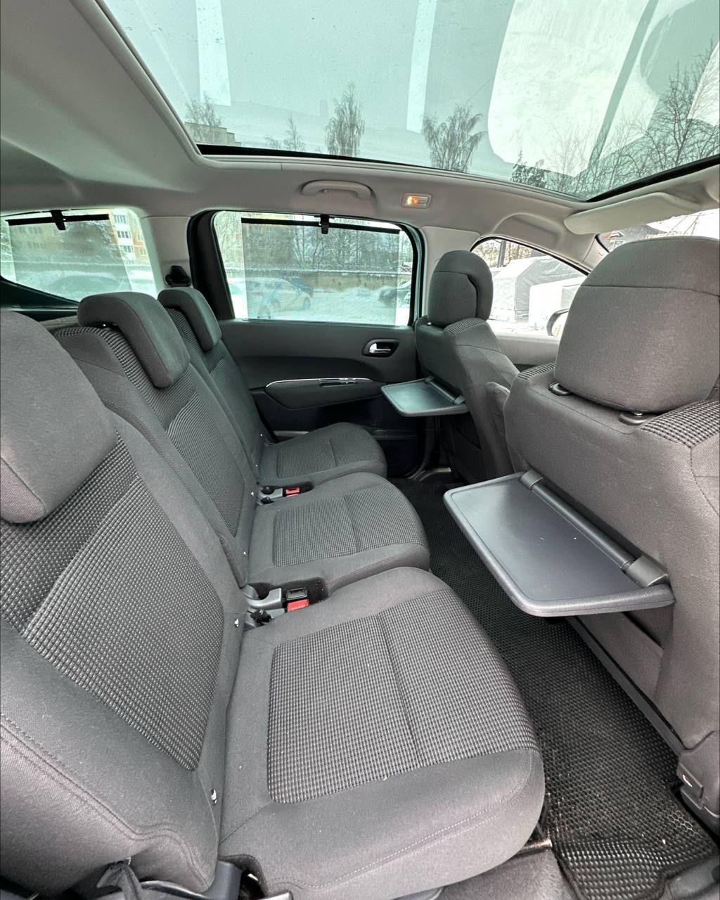 Peugeot 5008 I · Рестайлинг , 2015 г., механика, дизель - фото 11