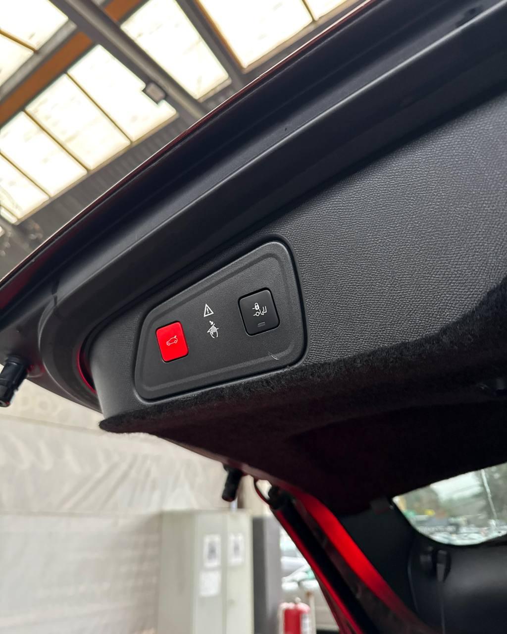 Peugeot 3008 II , 2016 г., механика, дизель - фото 19