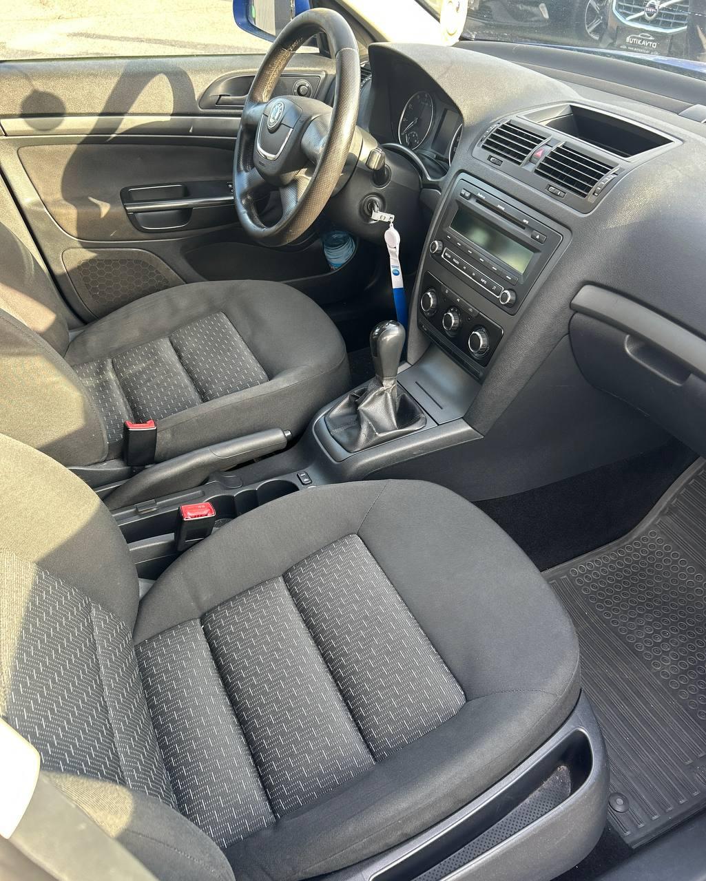 Skoda Octavia II · Рестайлинг , 2009 г., механика, бензин - фото 14