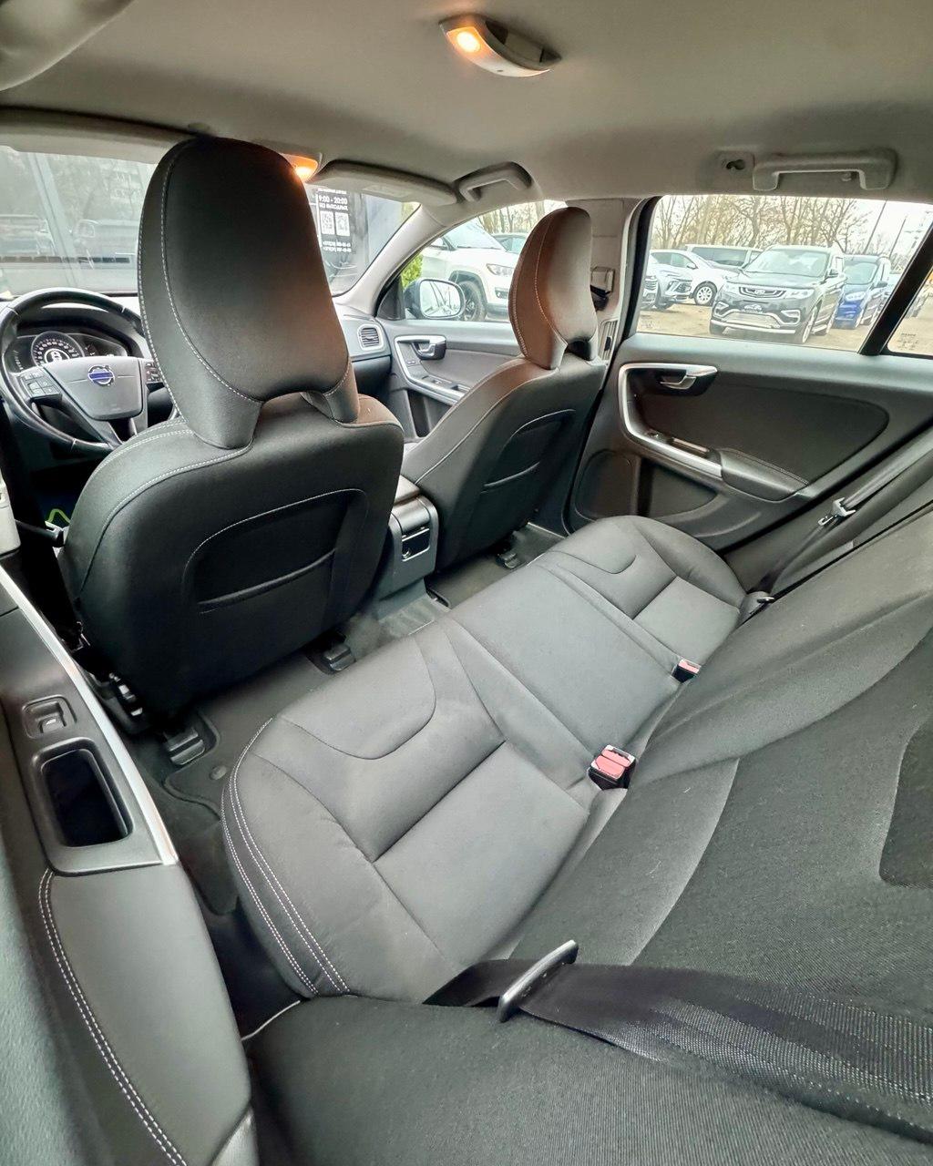 Volvo V60 I · Рестайлинг , 2014 г., робот, дизель - фото 11