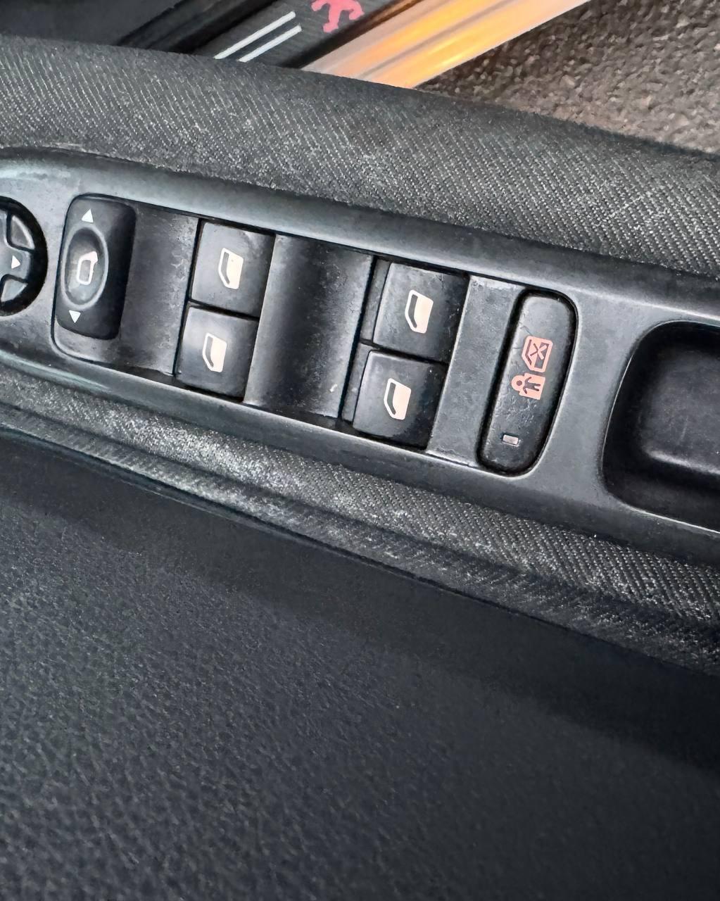 Peugeot 5008 I , 2010 г., механика, дизель - фото 18