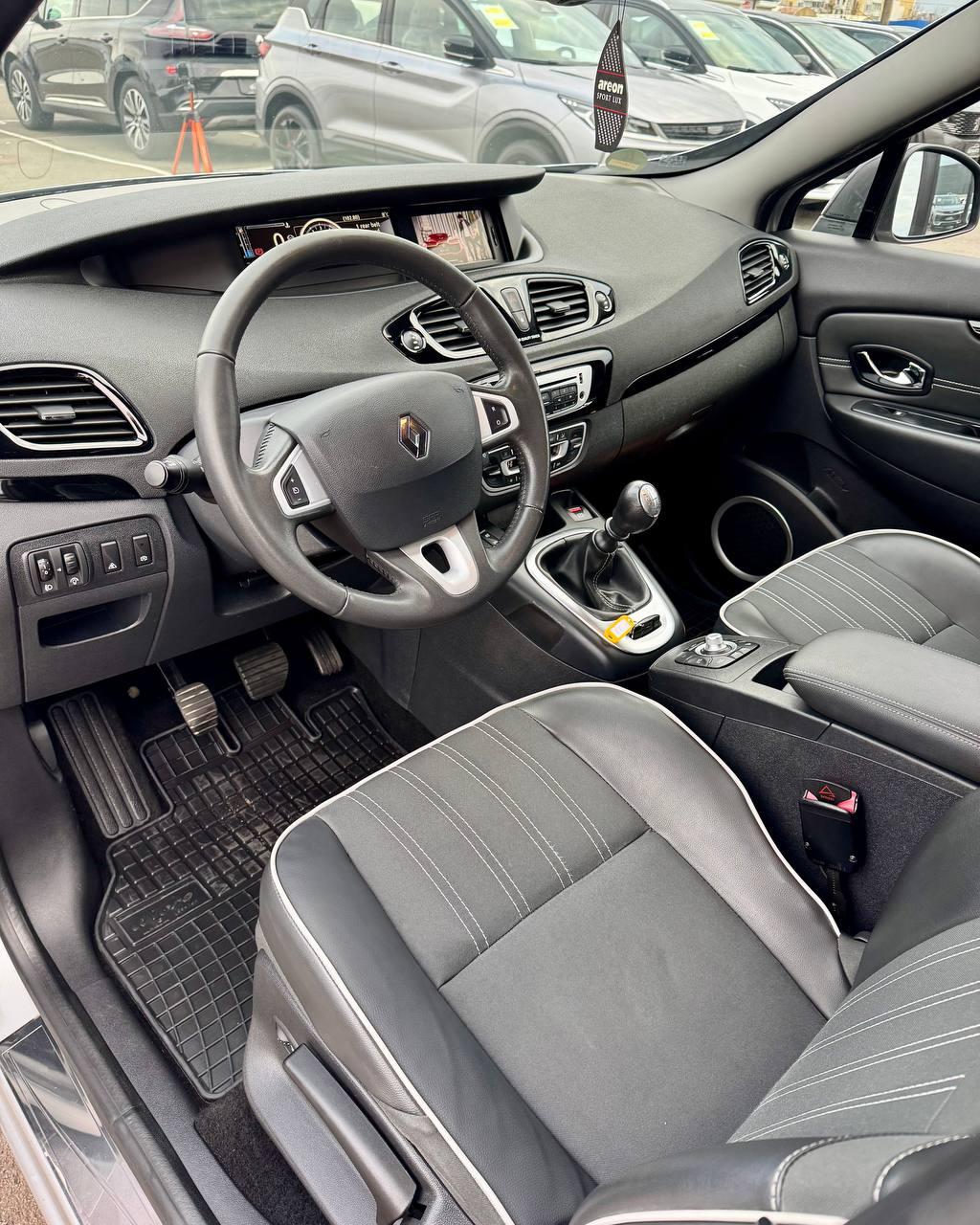 Renault Grand Scenic III · Рестайлинг , 2012 г., механика, дизель - фото 11