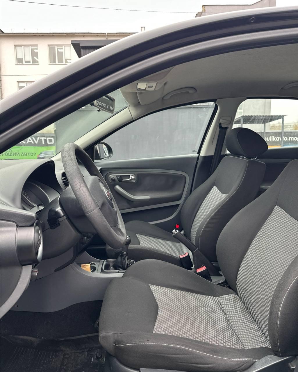 SEAT Ibiza III · Рестайлинг , 2009 г., механика, бензин  - фото 8