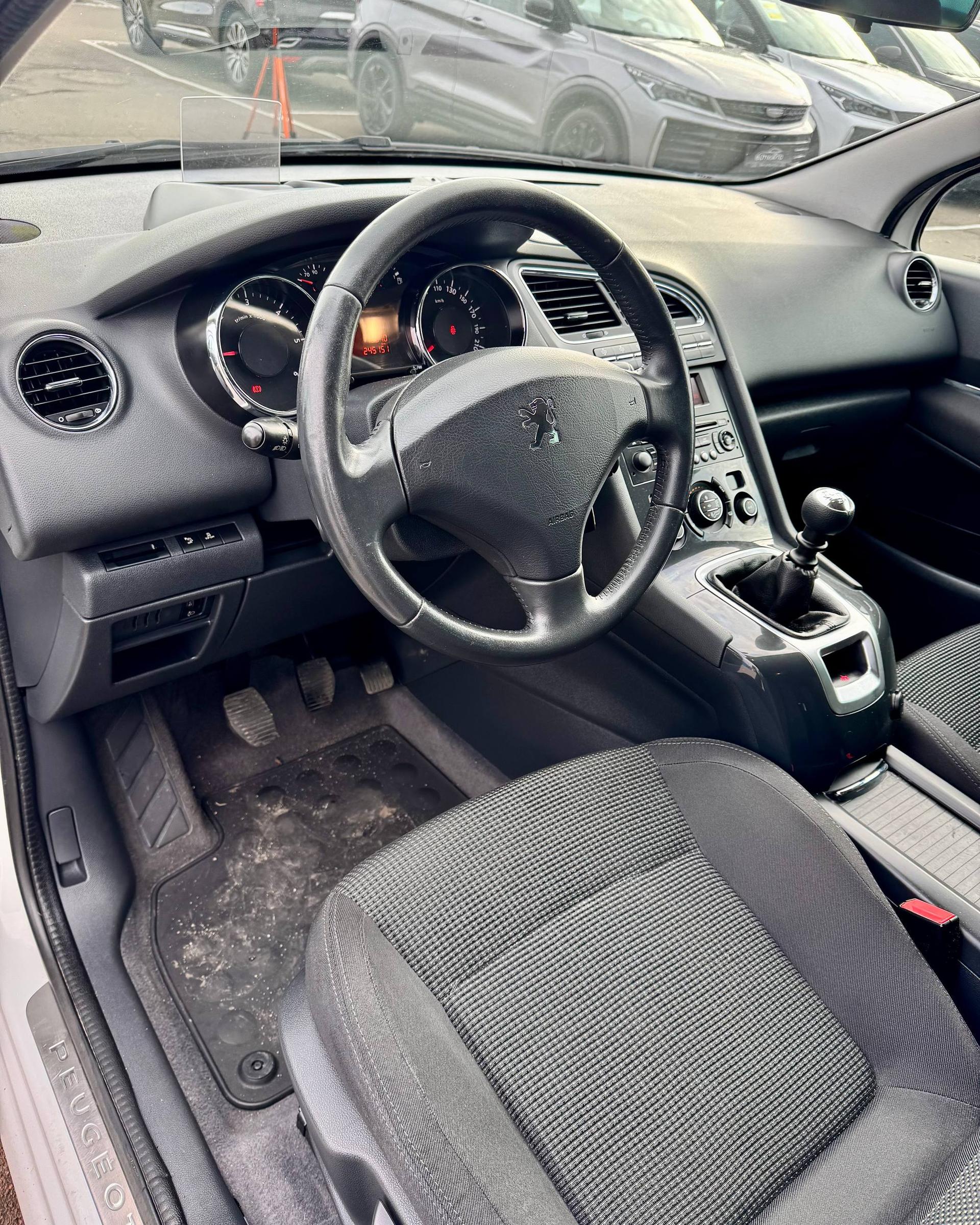 Peugeot 5008 I , 2011 г., механика, дизель  - фото 11