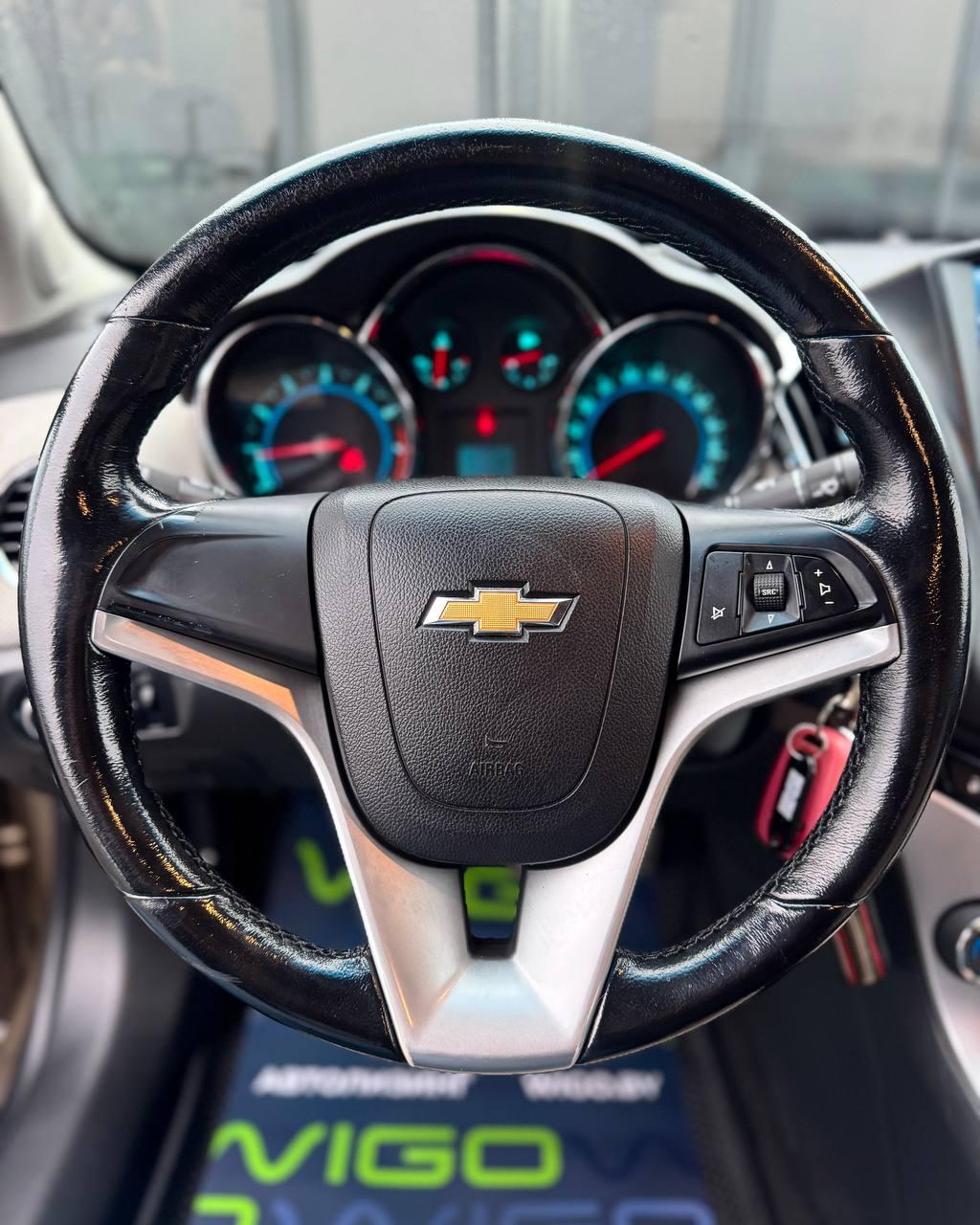 Chevrolet Cruze J300 · Рестайлинг , 2013 г., механика, бензин - фото 15
