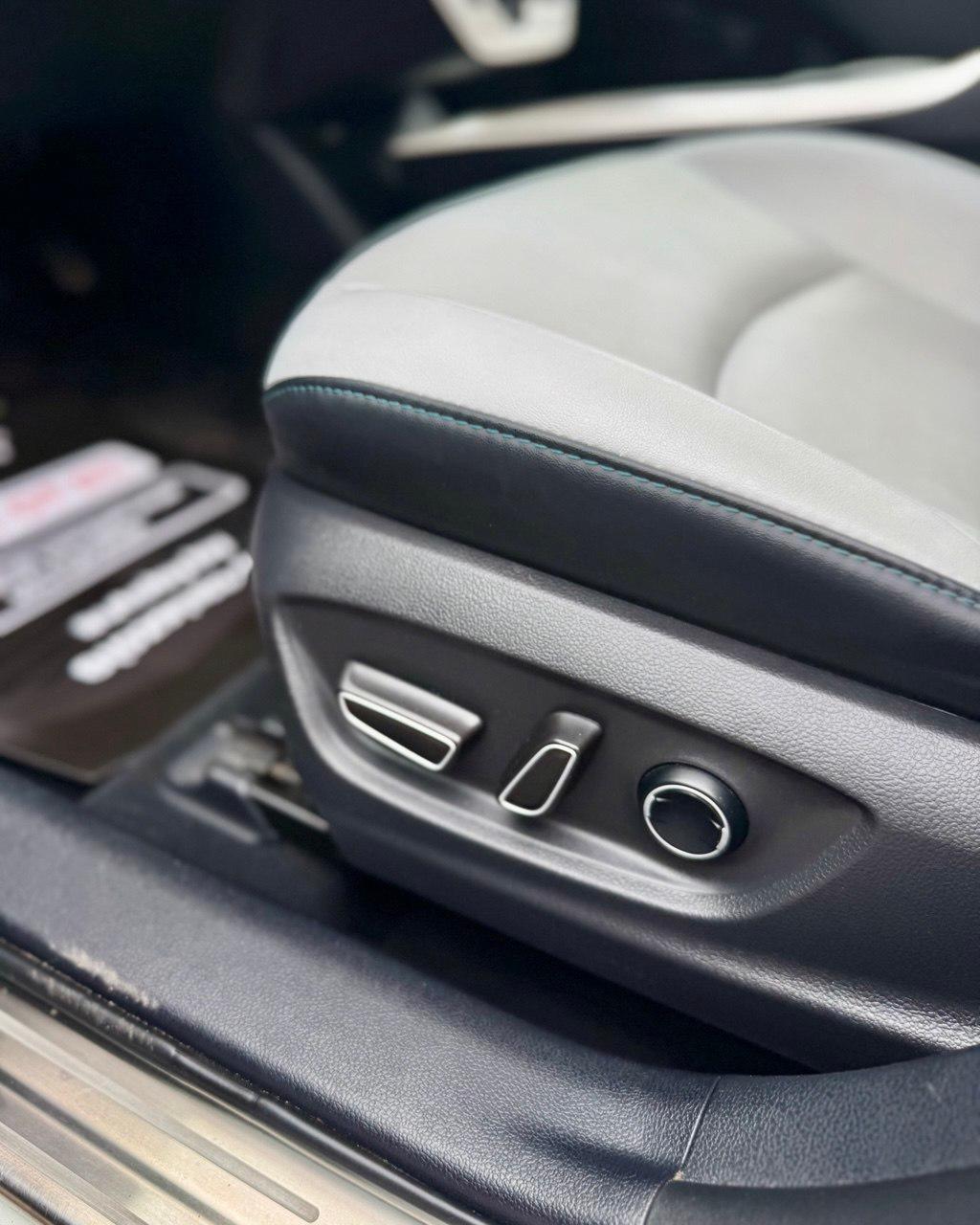 Toyota Prius IV (XW50) · Рестайлинг , 2018 г., вариатор, бензин - фото 19