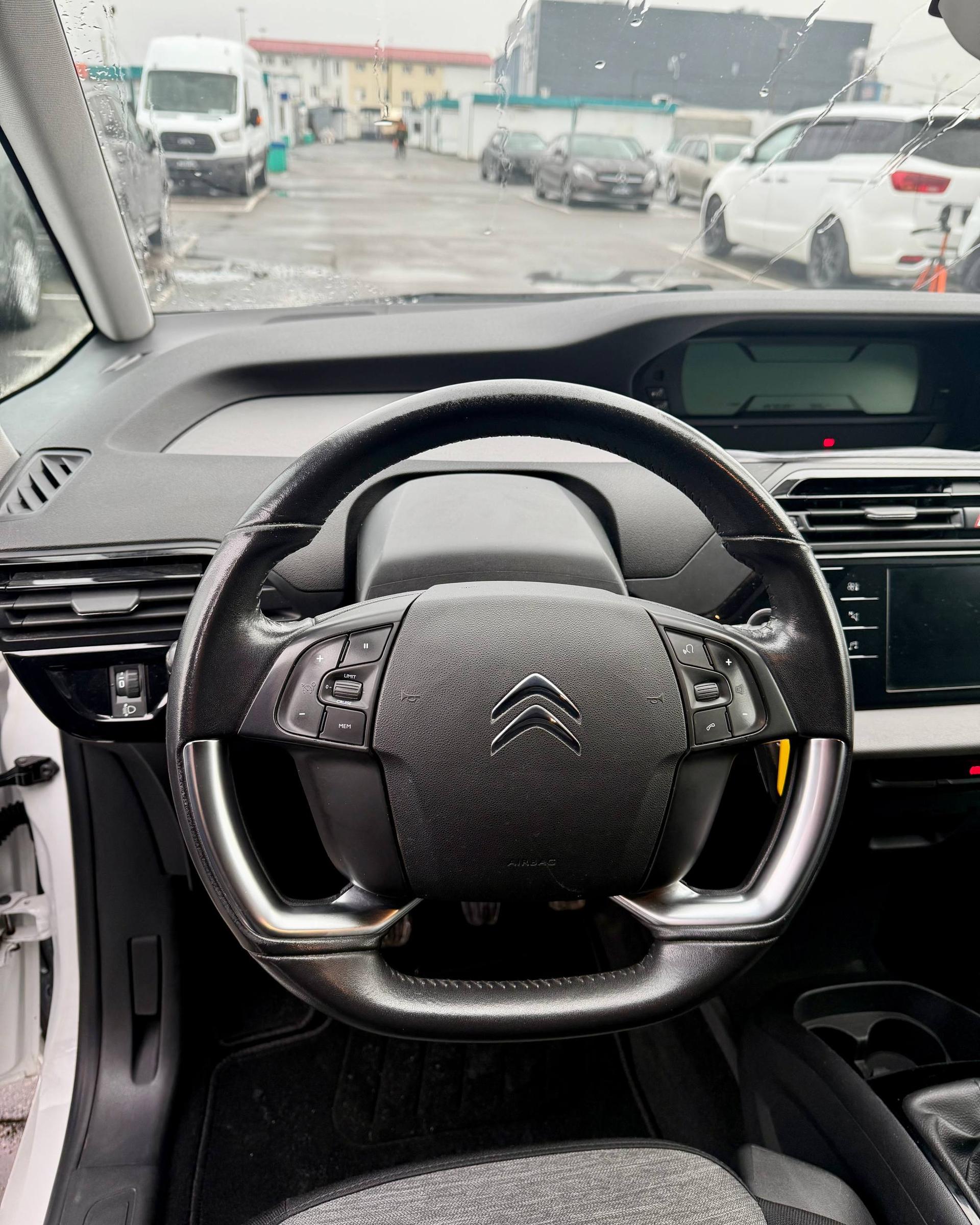 Citroen C4 Grand Picasso II · Рестайлинг , 2018 г., механика, дизель - фото 11