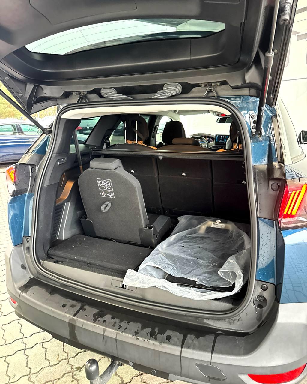 Peugeot 5008 II · Рестайлинг , 2021 г., механика, бензин - фото 14