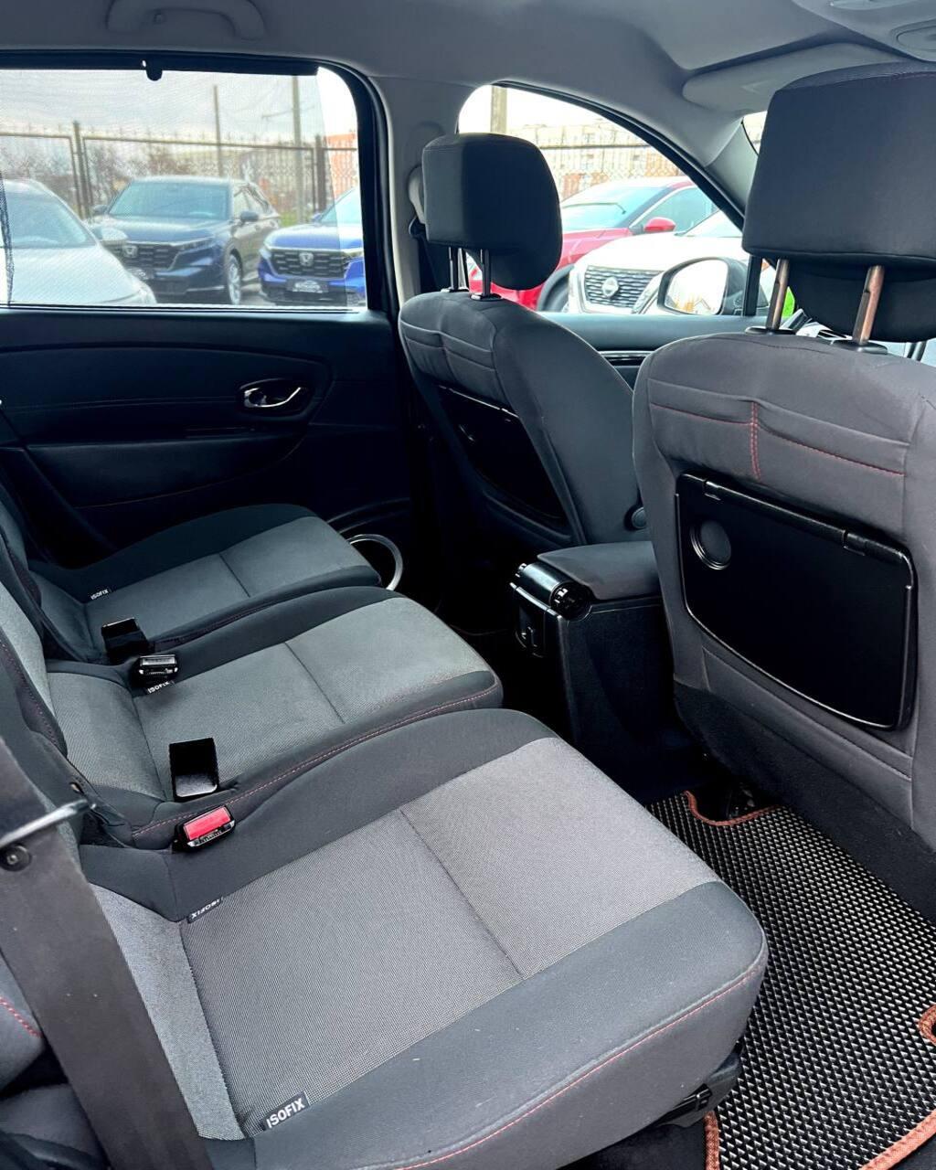 Renault Grand Scenic III · 2-й рестайлинг , 2014 г., механика, дизель - фото 13