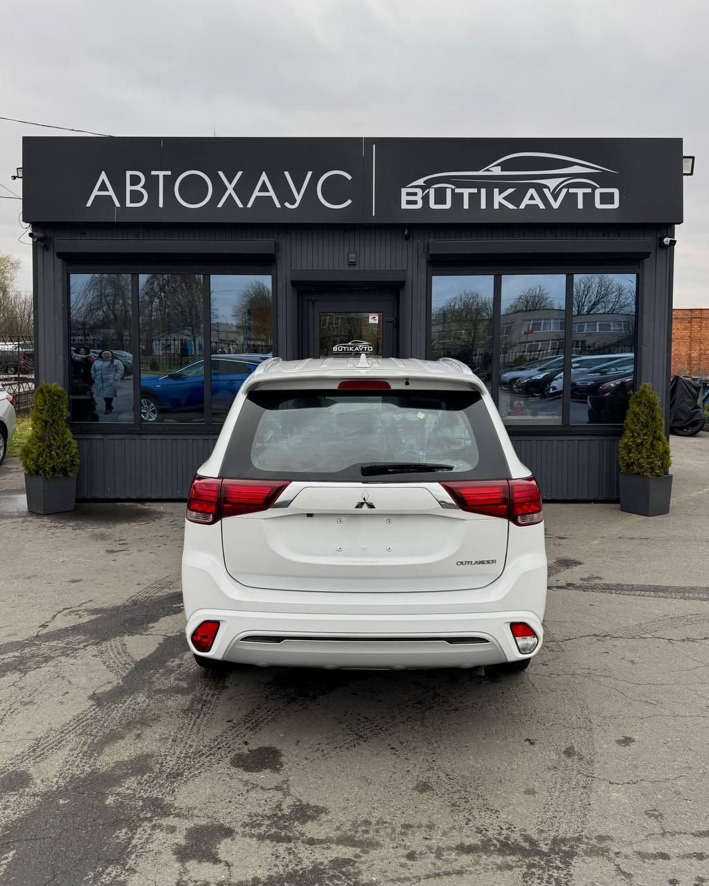 Mitsubishi Outlander III · 3-й рестайлинг , 2022 г., вариатор, бензин - фото 6