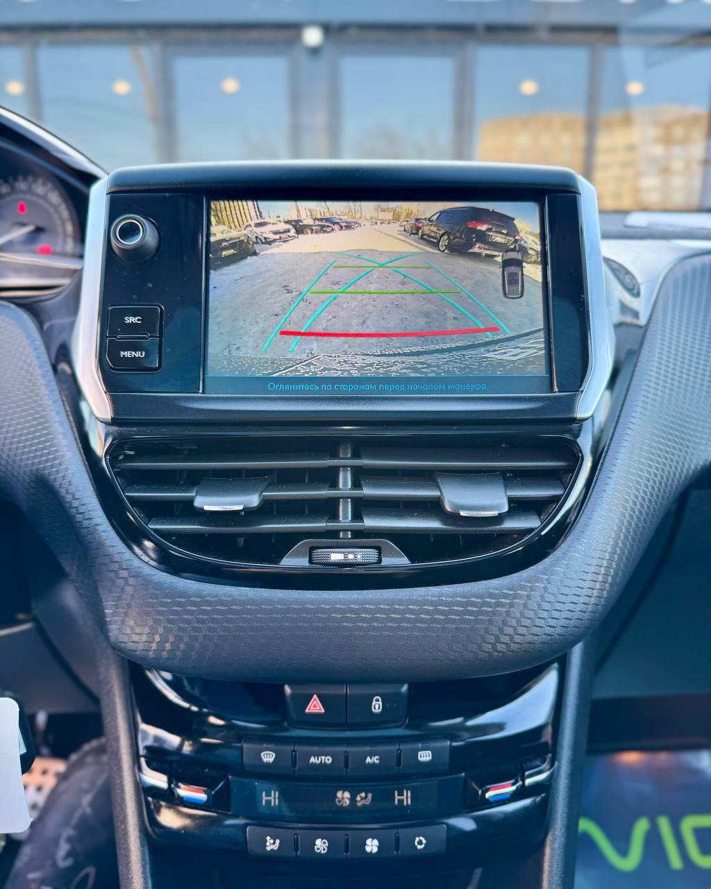 Peugeot 2008 I · Рестайлинг , 2017 г., механика, бензин - фото 16