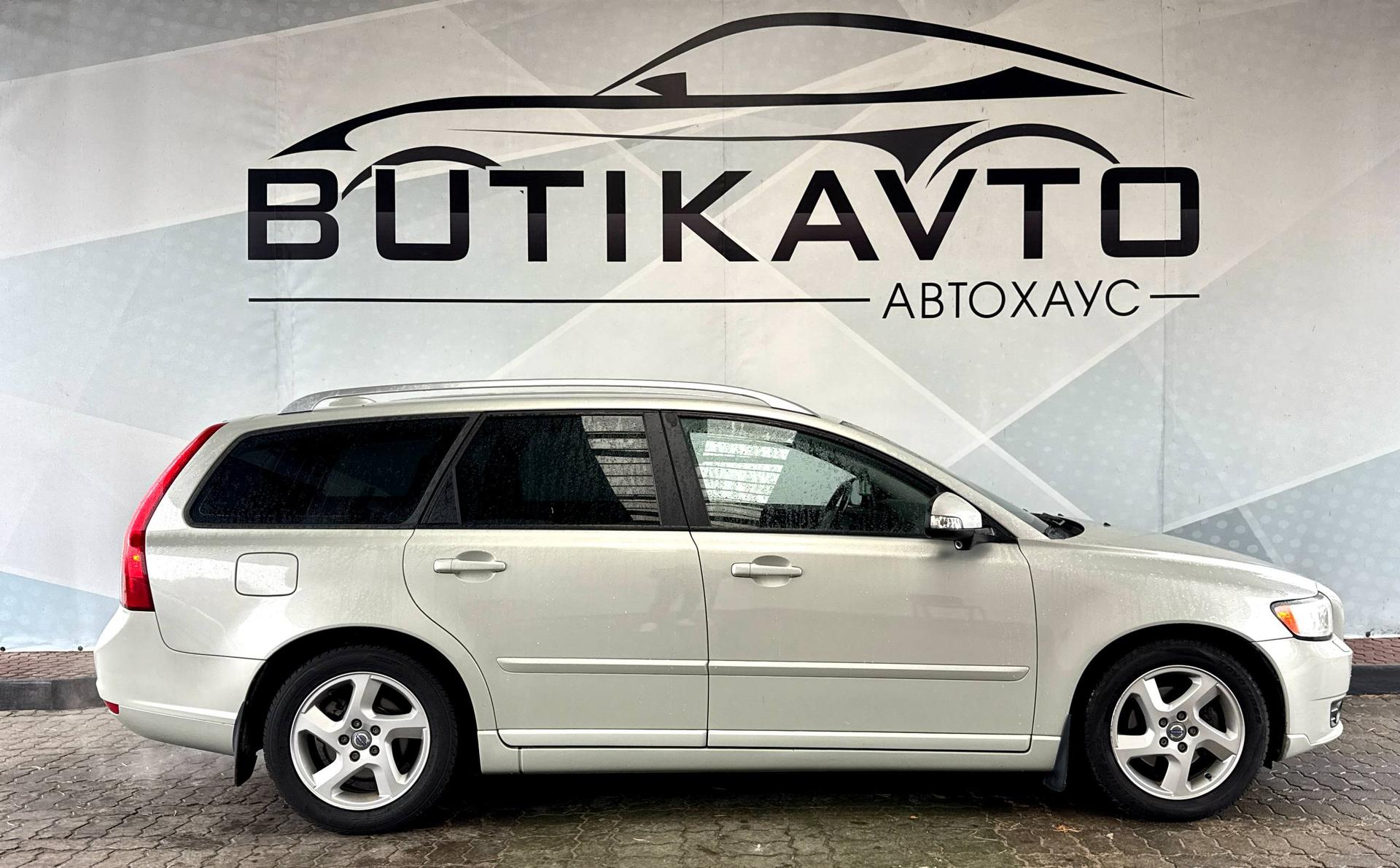 Volvo V50 I · 2-й рестайлинг , 2010 г., механика, дизель  - фото 8