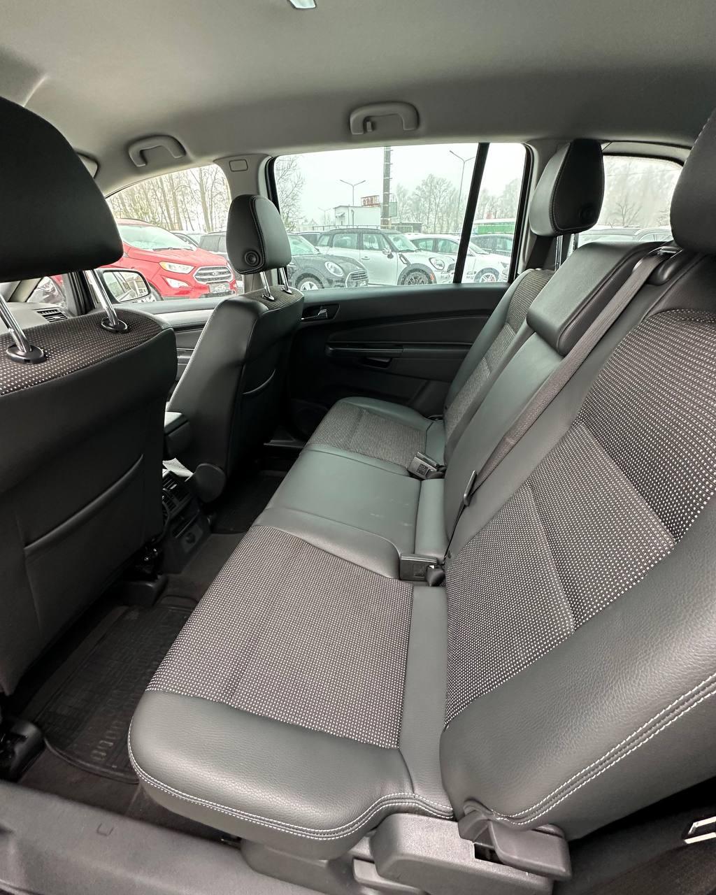 Opel Zafira B · Рестайлинг , 2011 г., механика, дизель - фото 8