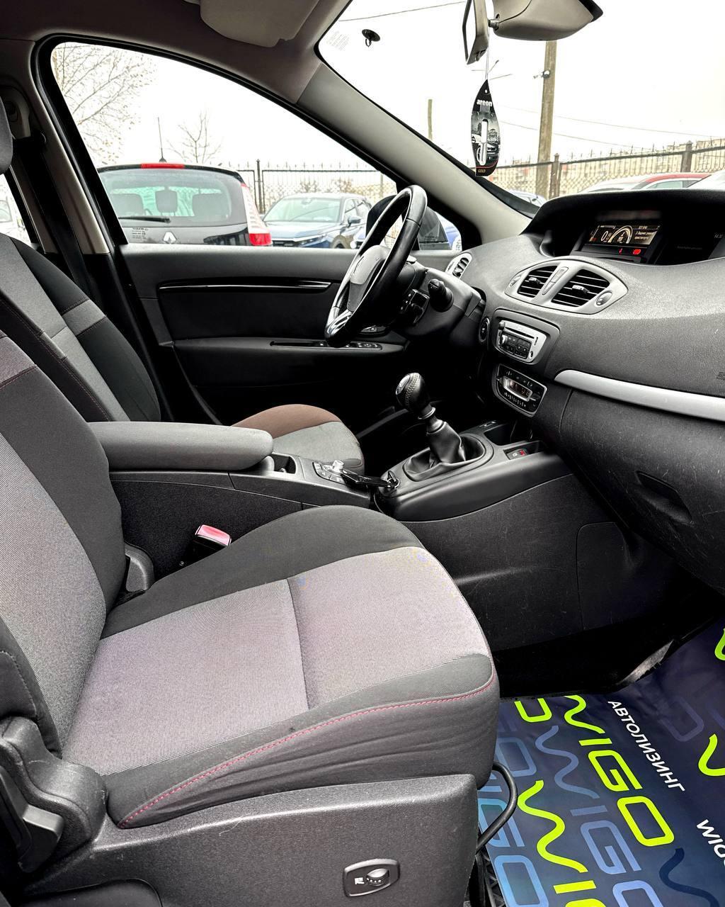 Renault Grand Scenic III · 2-й рестайлинг , 2014 г., механика, дизель - фото 11