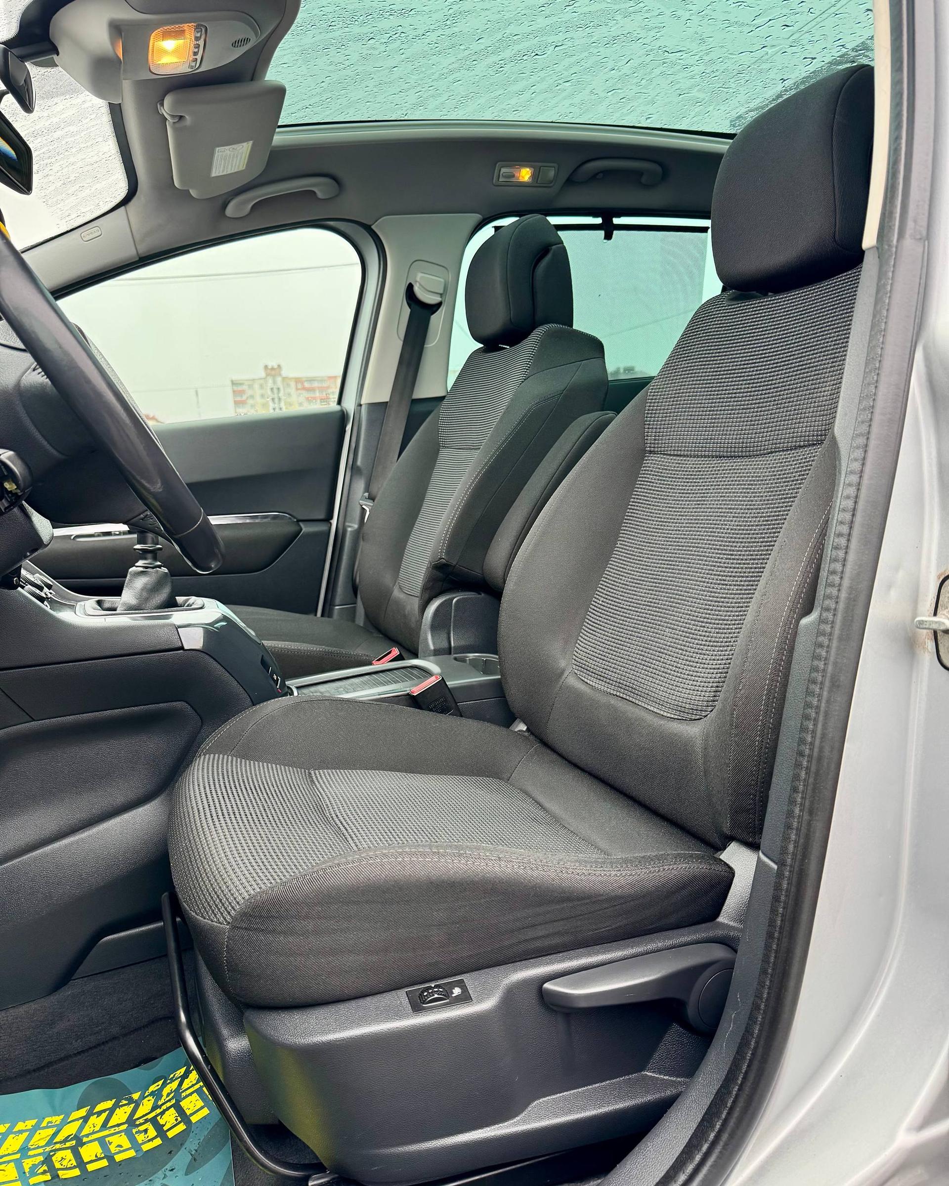 Peugeot 5008 I , 2010 г., механика, дизель - фото 10