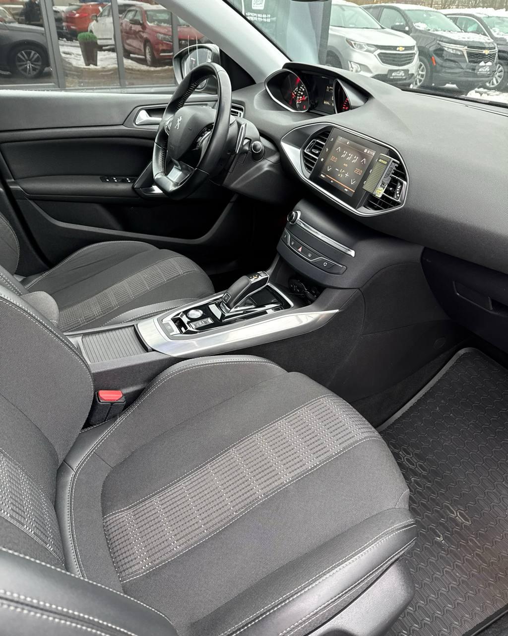 Peugeot 308 T9 · Рестайлинг , 2019 г., автомат, дизель - фото 13