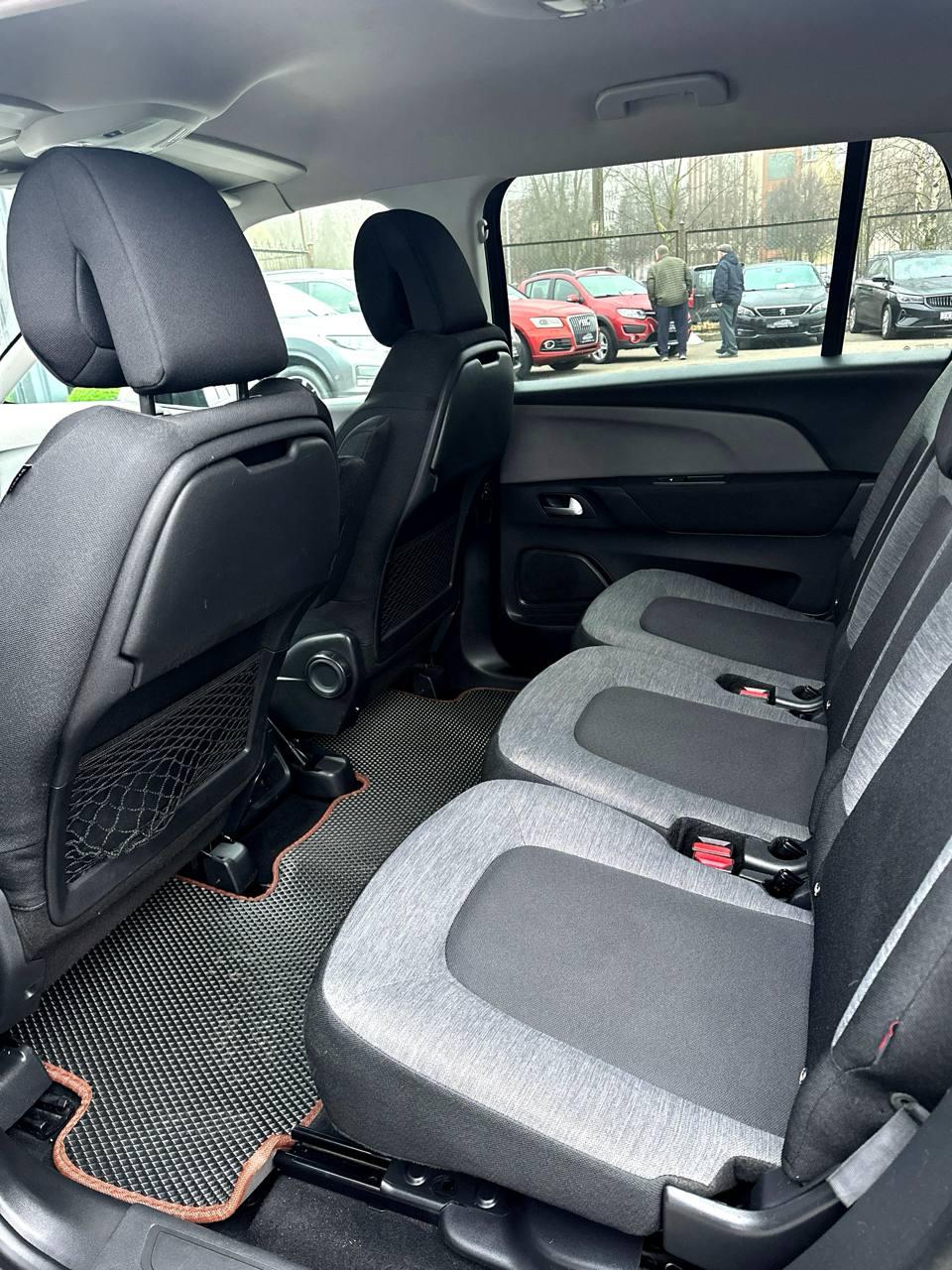 Citroen C4 Grand Picasso II · Рестайлинг , 2018 г., механика, бензин - фото 12