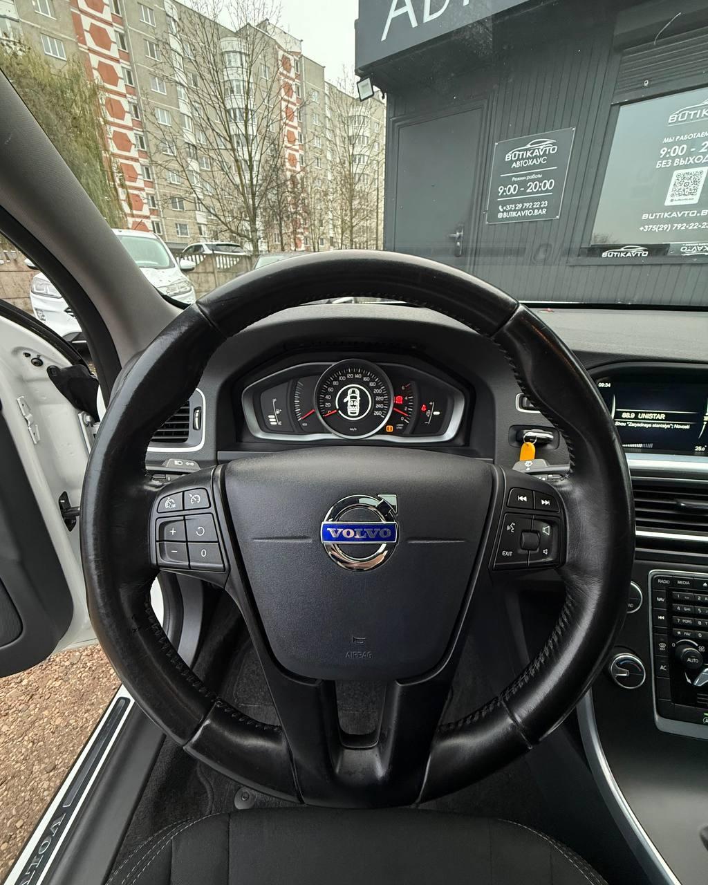 Volvo S60 II · Рестайлинг , 2014 г., механика, дизель - фото 11