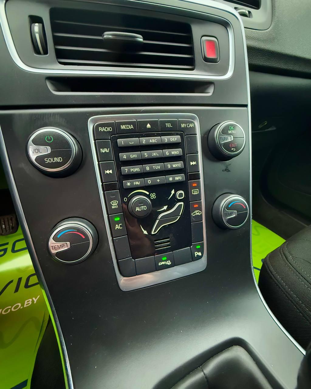 Volvo V60 I , 2011 г., механика, дизель - фото 18