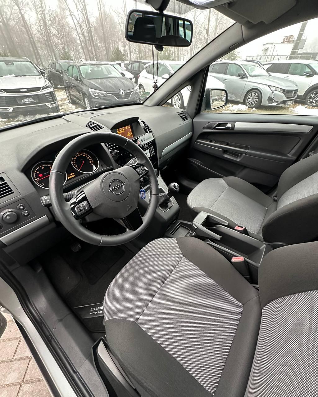 Opel Zafira B · Рестайлинг , 2011 г., механика, дизель - фото 7