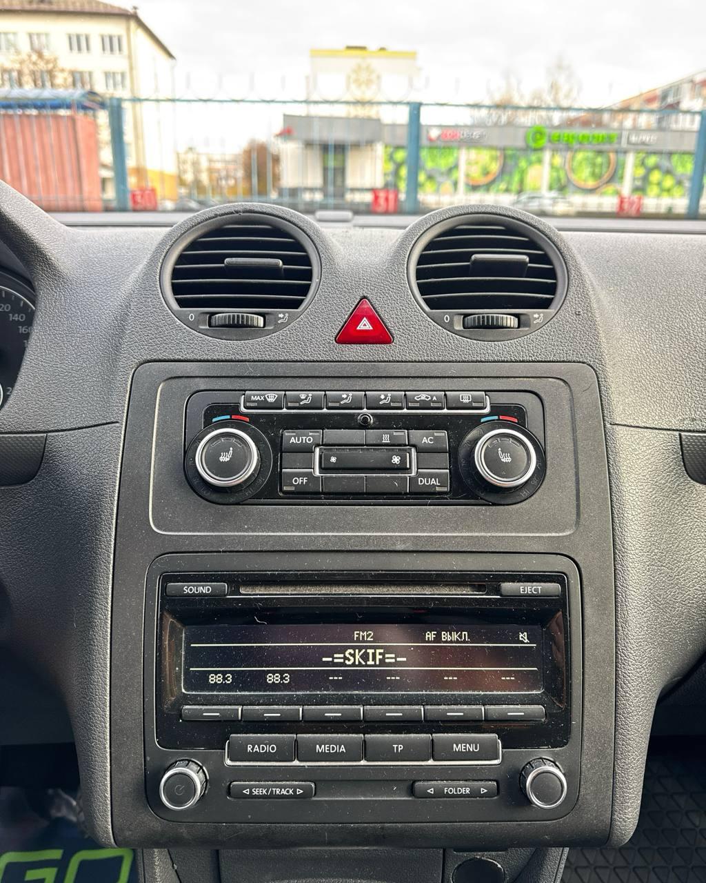 Volkswagen Caddy MAXI III · Рестайлинг , 2011 г., механика, дизель  - фото 16