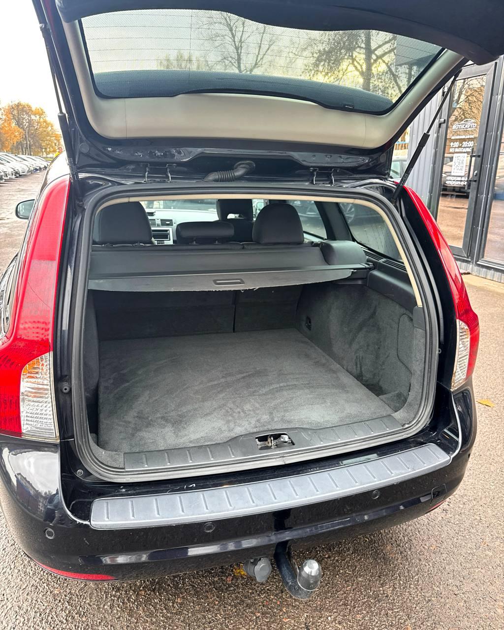 Volvo V50 I · 2-й рестайлинг , 2010 г., механика, дизель - фото 10