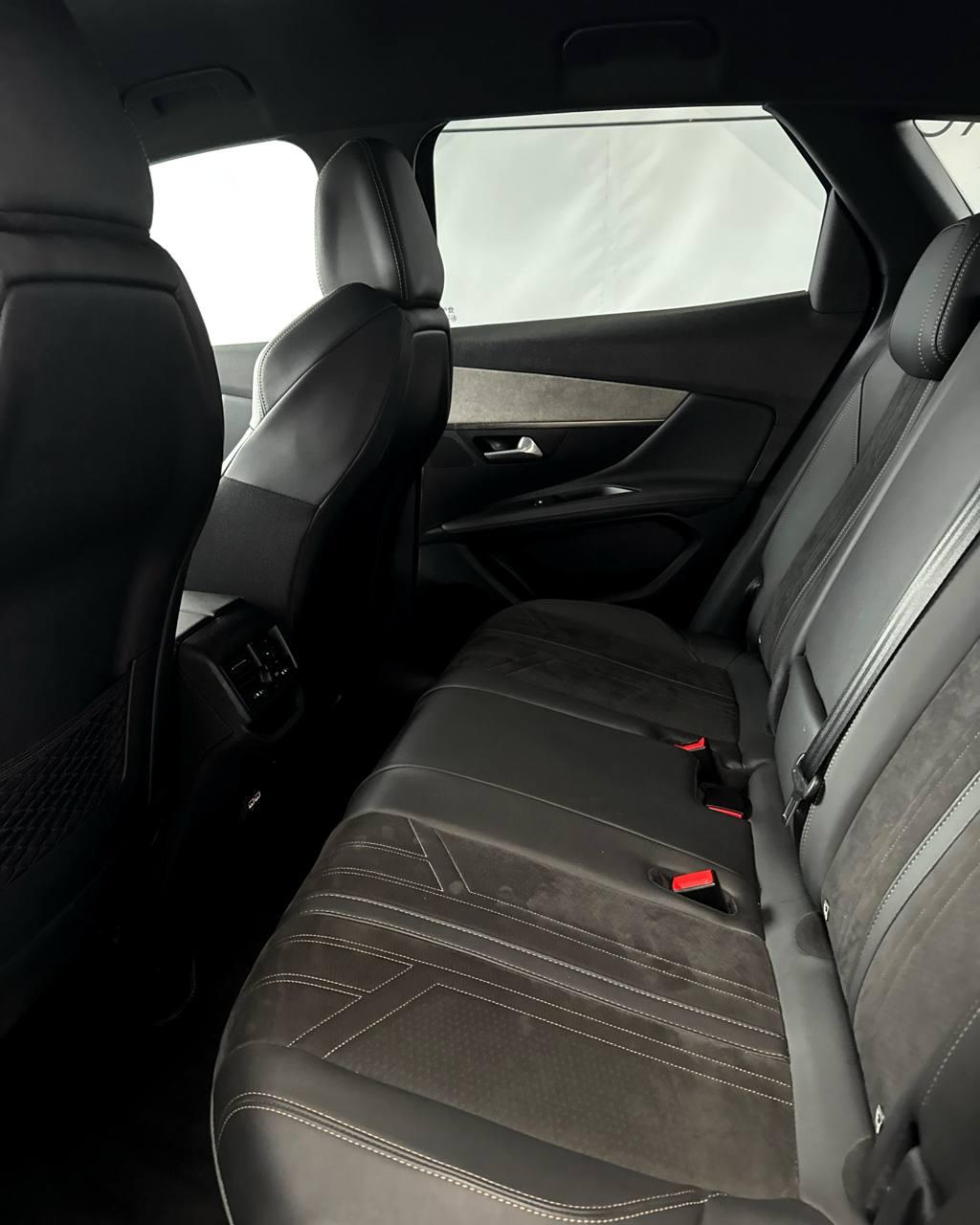 Peugeot 3008 II · Рестайлинг , 2021 г., механика, дизель - фото 18