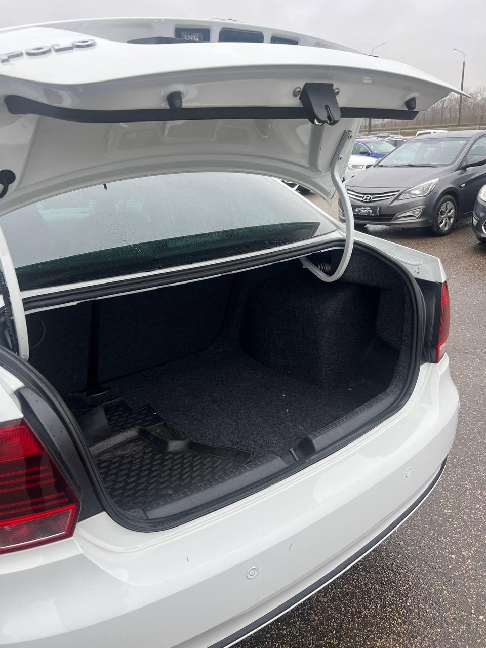 Volkswagen Polo Sedan I · Рестайлинг , 2016 г., автомат, бензин - фото 15