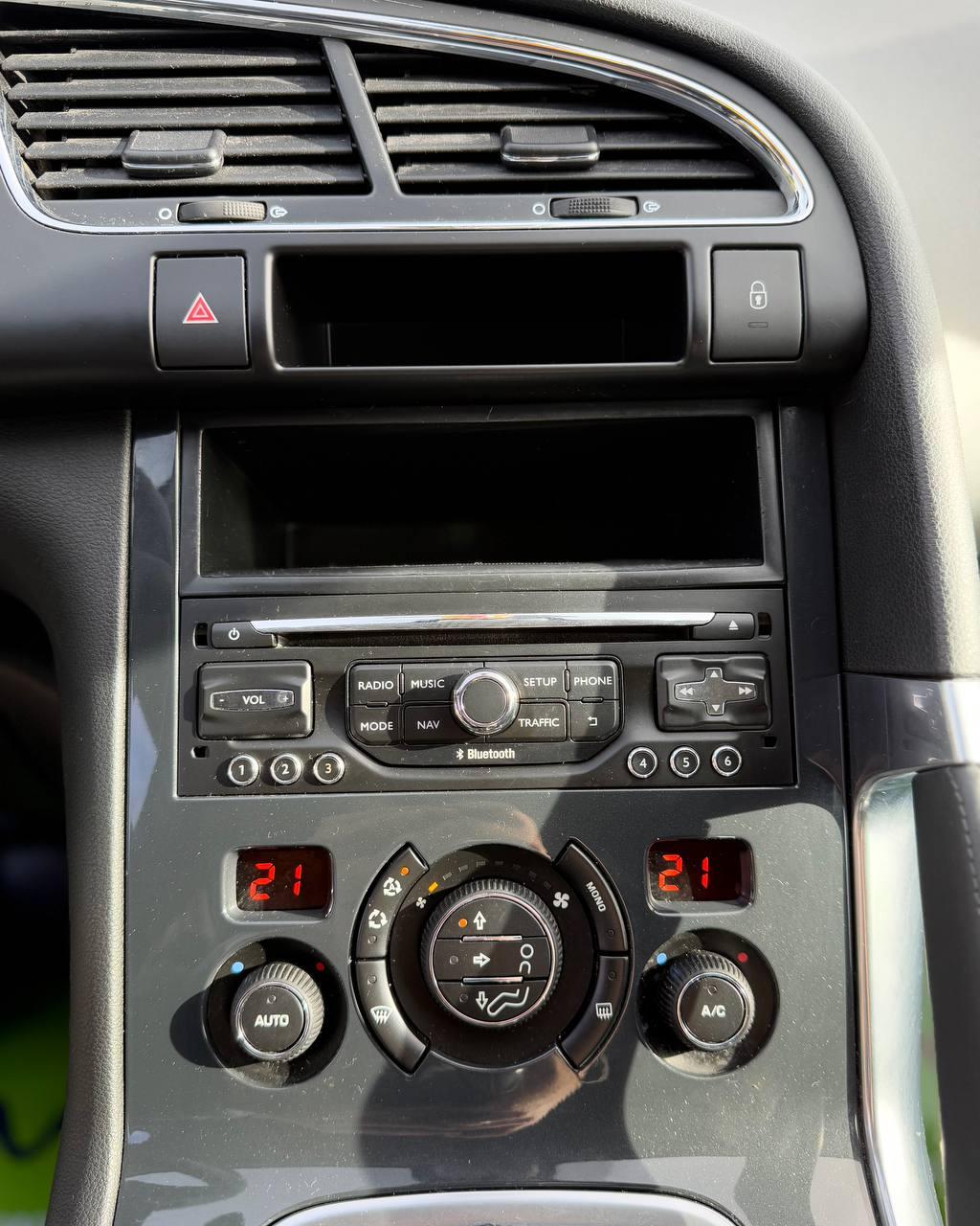 Peugeot 3008 I · Рестайлинг , 2016 г., механика, дизель - фото 18