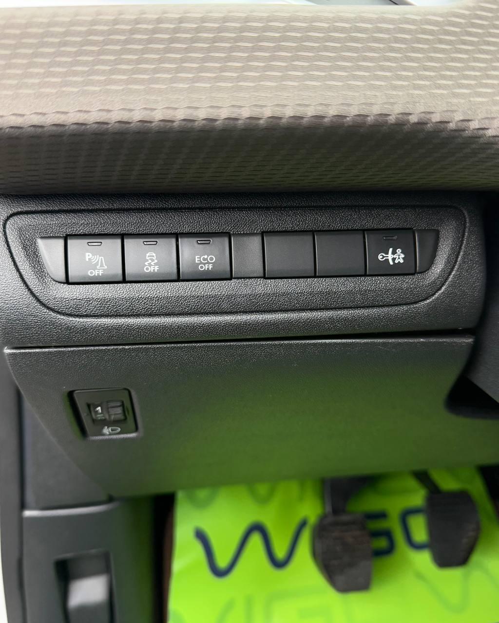 Peugeot 2008 I , 2014 г., механика, дизель - фото 14