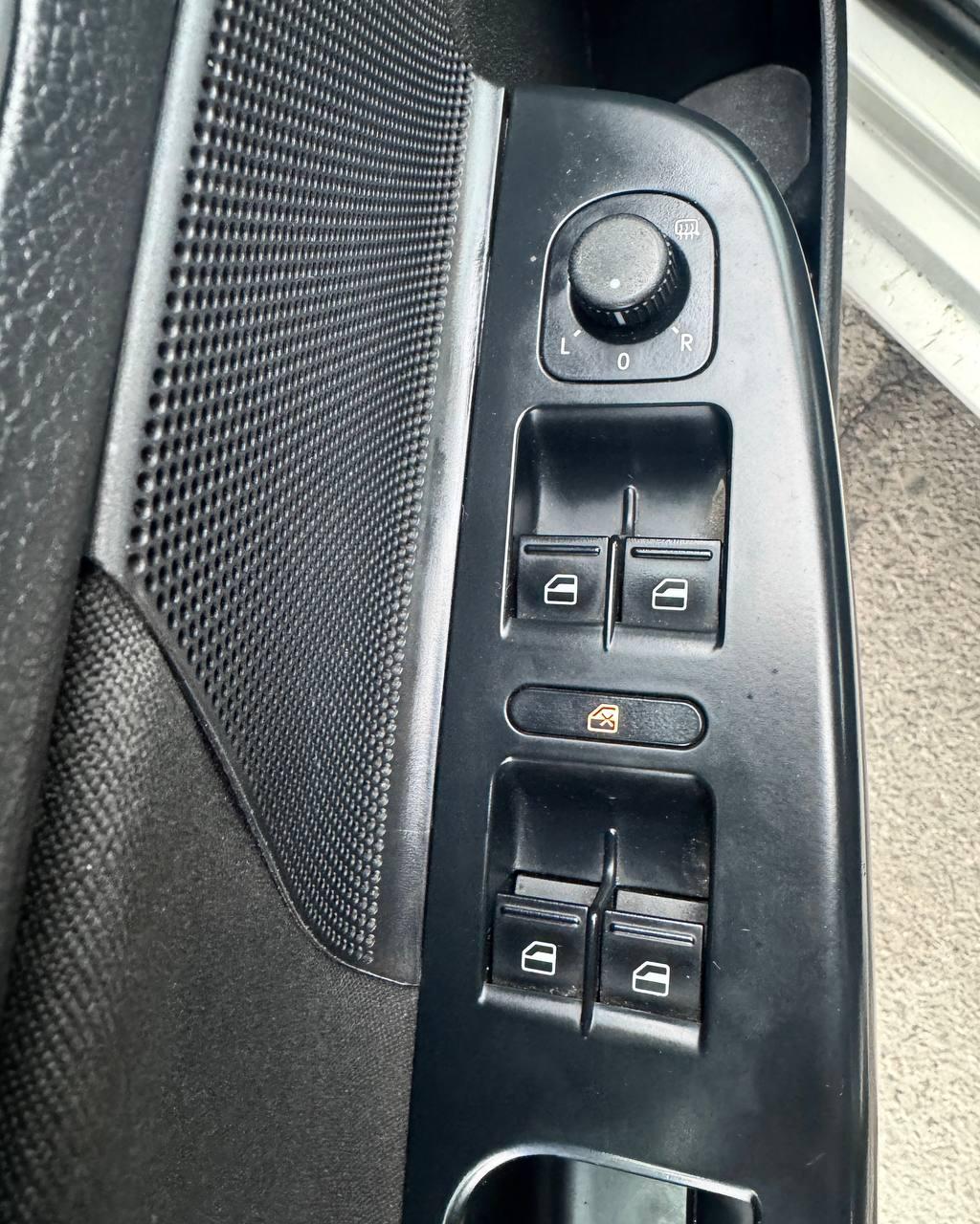 Volkswagen Golf VI , 2010 г., робот, бензин - фото 18