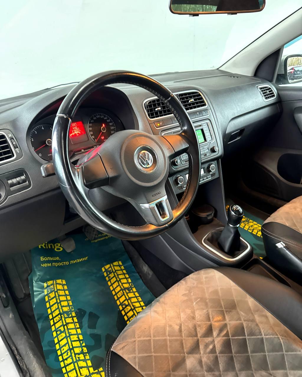 Volkswagen Polo Sedan I , 2013 г., механика, бензин - фото 10