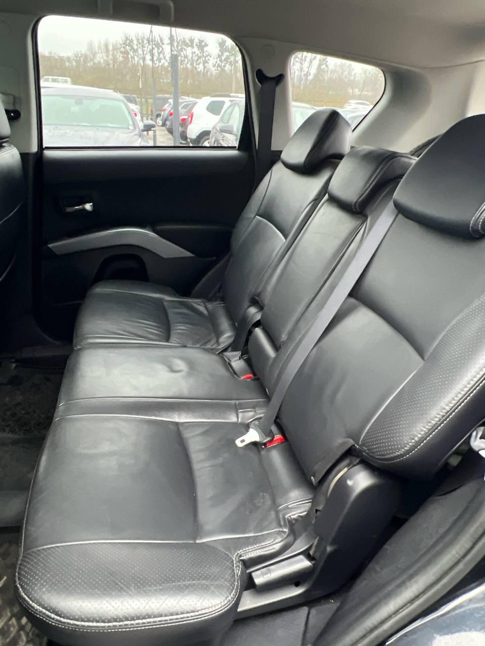 Mitsubishi Outlander XL · Рестайлинг , 2010 г., вариатор, бензин - фото 13