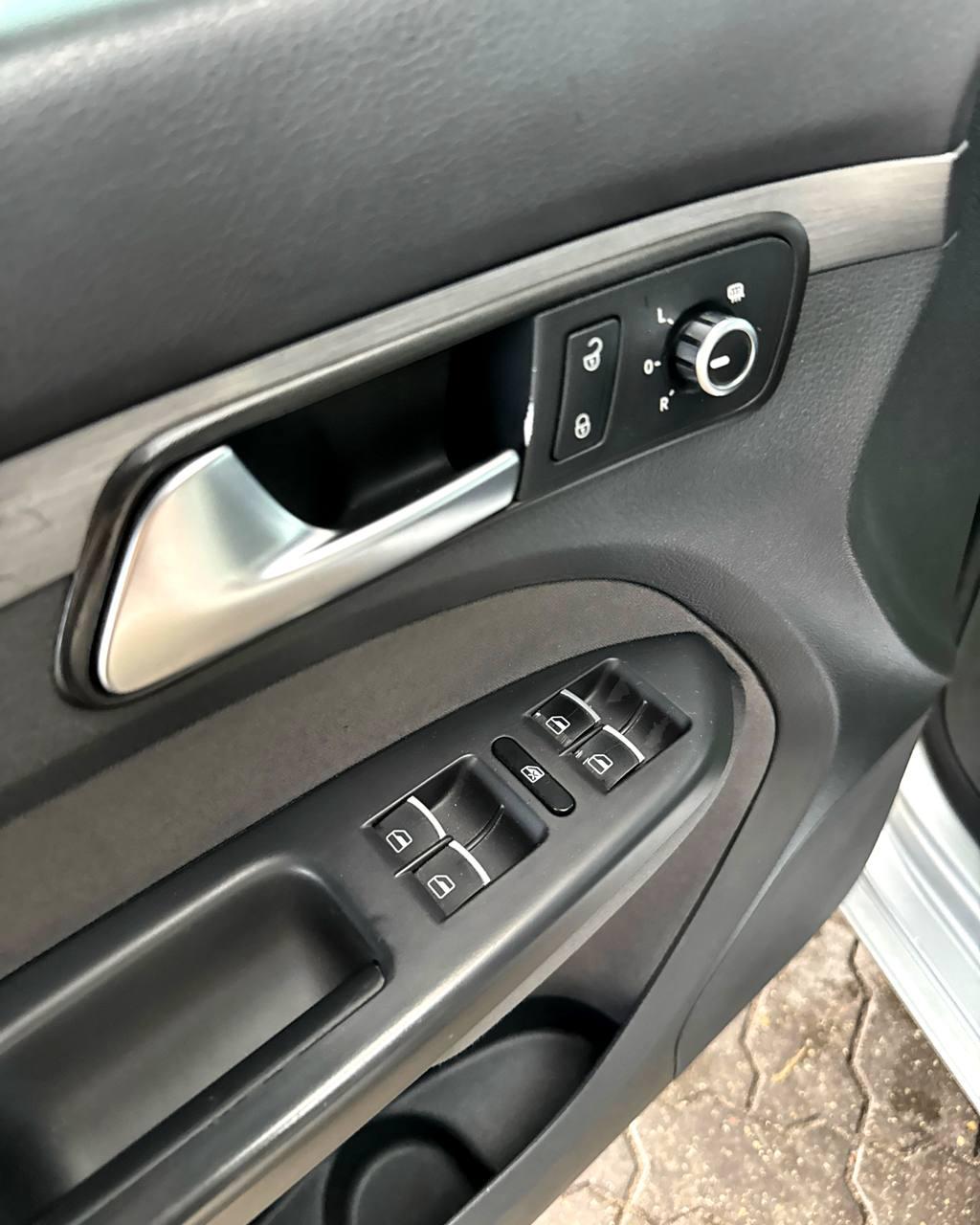 Volkswagen Touran I · 2-й рестайлинг , 2010 г., механика, дизель - фото 9