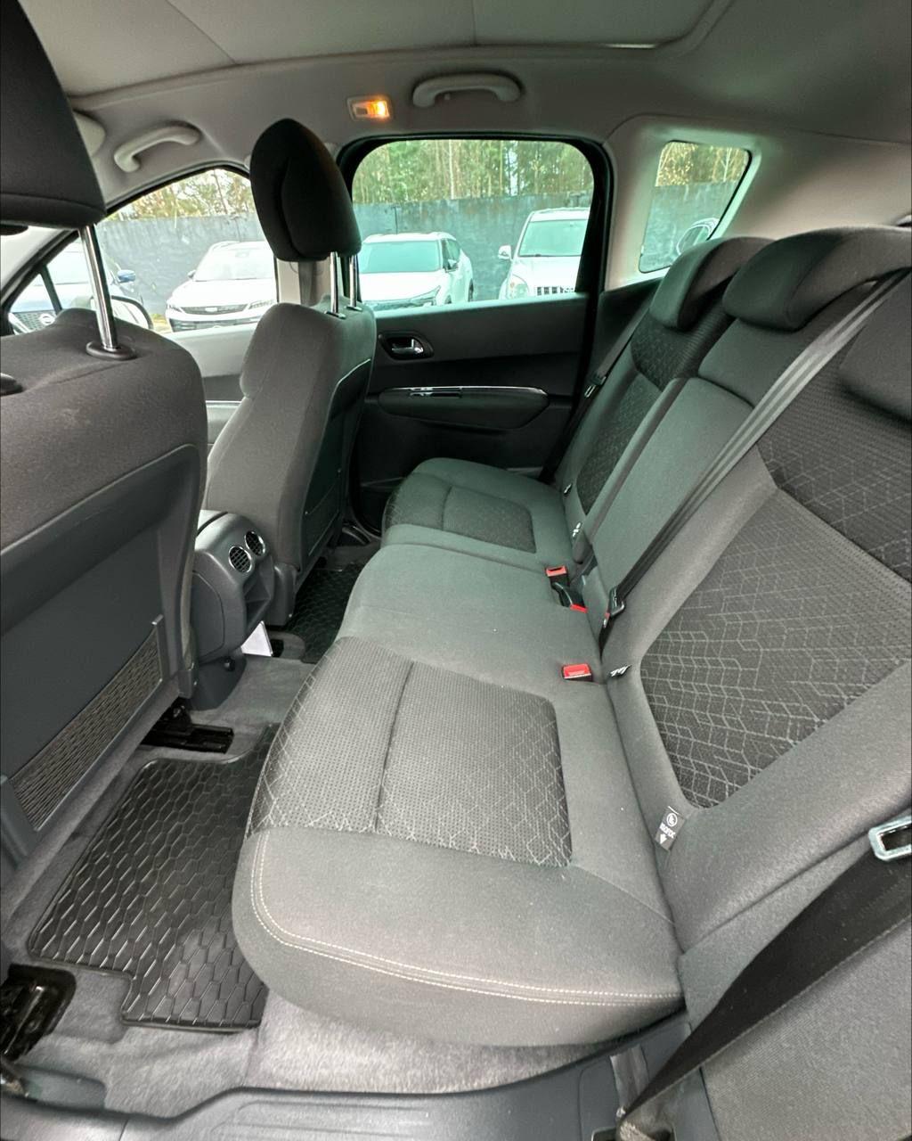 Peugeot 3008 I · Рестайлинг , 2014 г., механика, дизель - фото 9