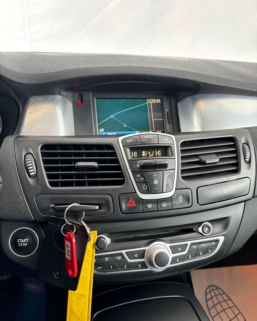 Renault Laguna III · Рестайлинг , 2013 г., механика, дизель - фото 12