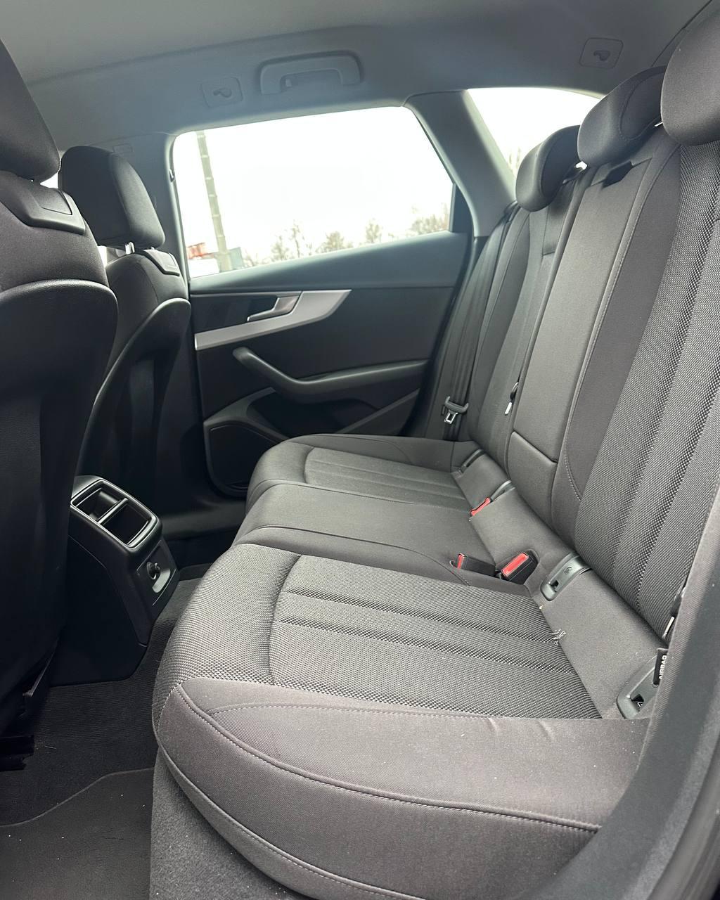 AUDI A4, 2019 г., механика, бензин - фото 8