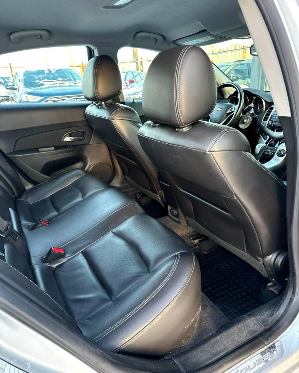 Chevrolet Cruze J300 · Рестайлинг , 2015 г., автомат, бензин - фото 13